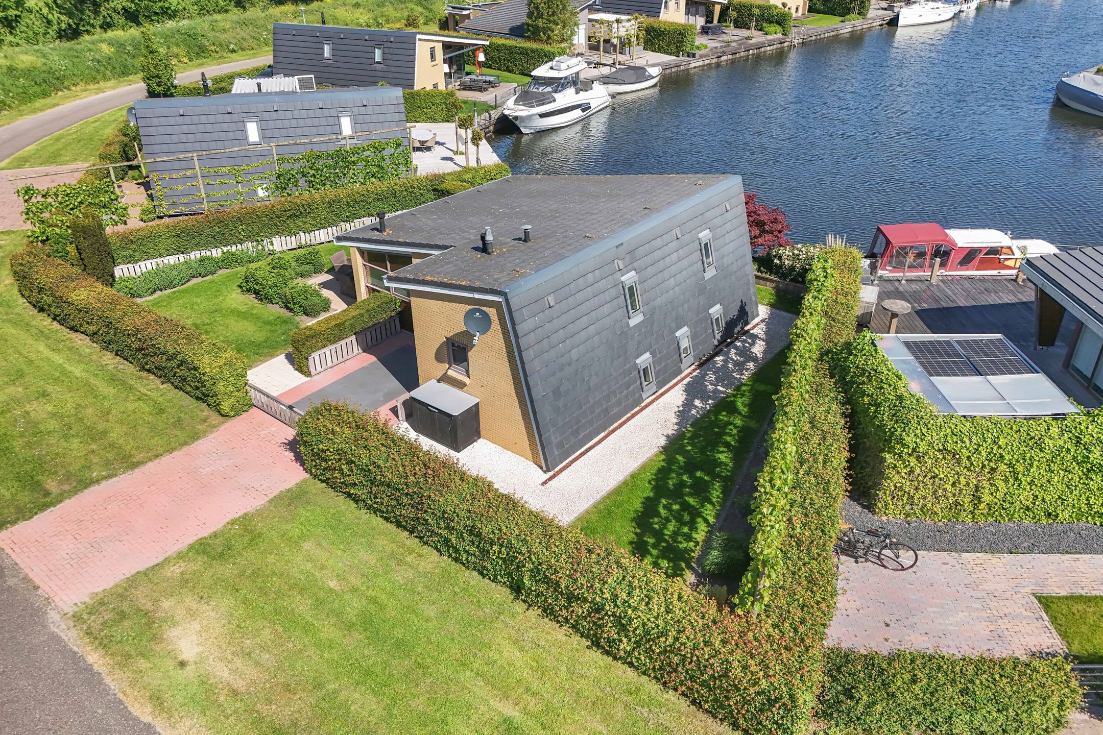 Photo 6 of Mutserd 76