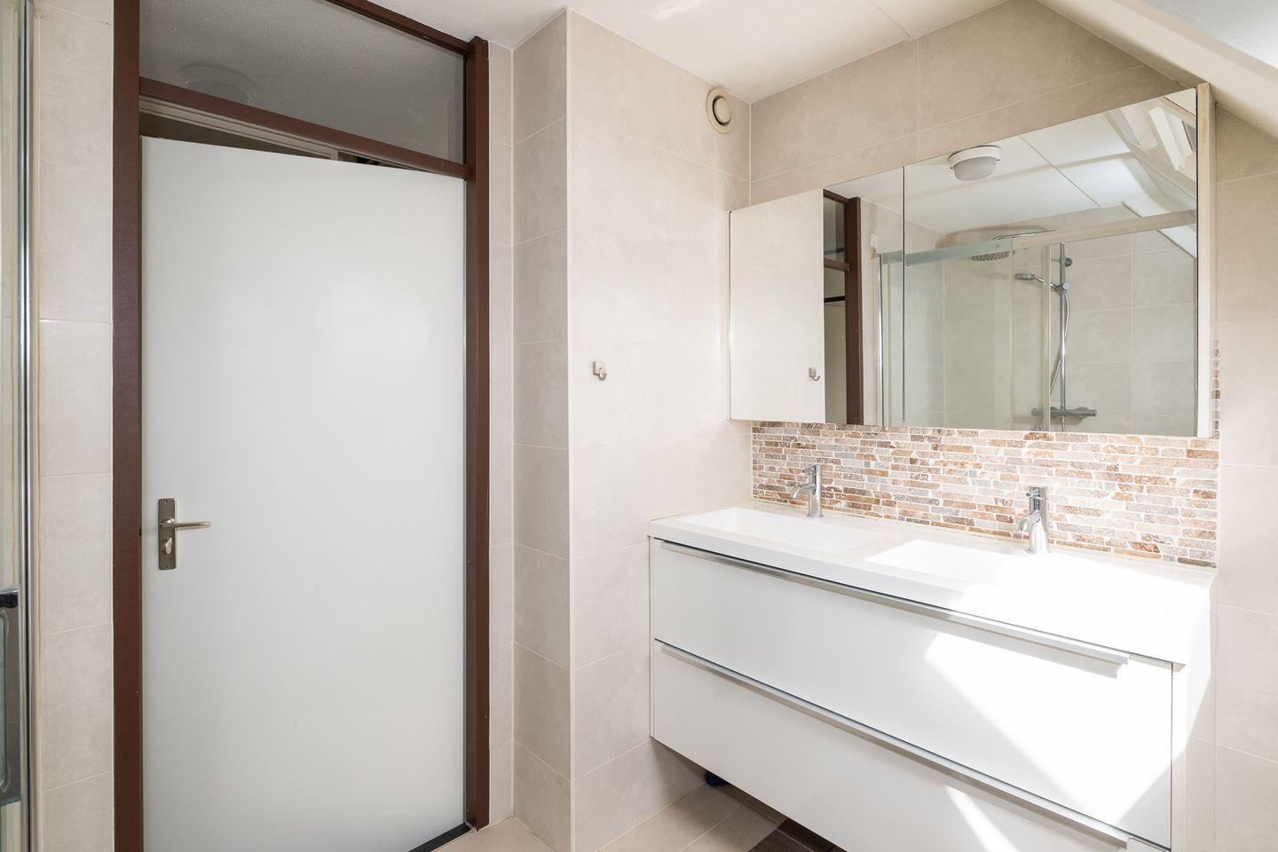 Foto 20 van Van Wassenaarvliet 3