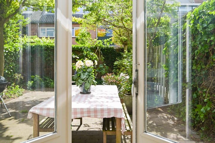 Foto 8 van Van Tedingerbrouckstraat 8