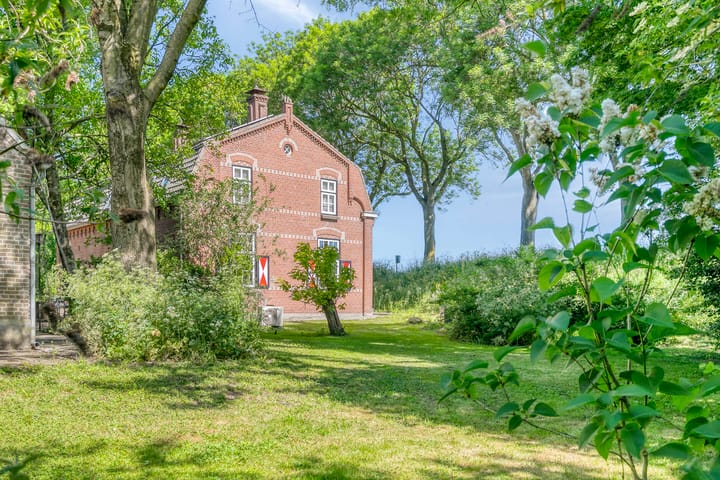 Photo 56 of Maasdijk 17