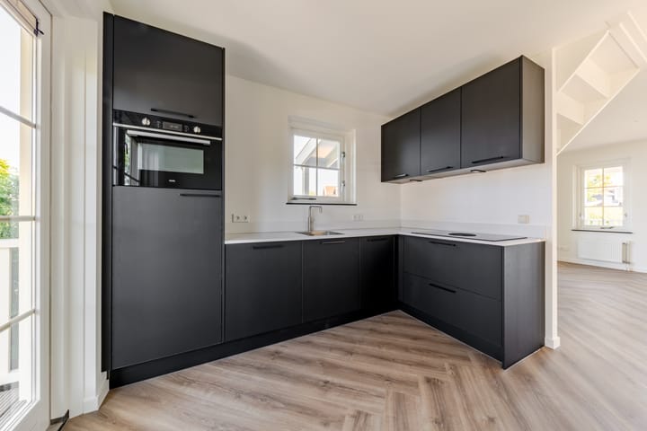 Photo 3 of Wevelsweg 235