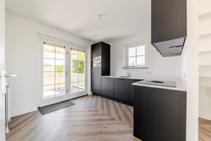 Photo 16 of Wevelsweg 235