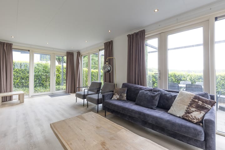 Photo 24 of Akerstraat 153-156