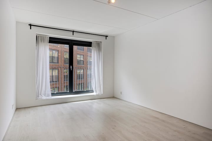 Photo 4 of Welnastraat 33