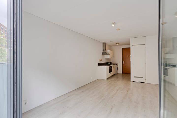 Photo 10 of Welnastraat 33