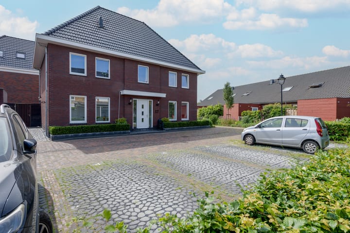 Foto 6 van Charles Barklastraat 17