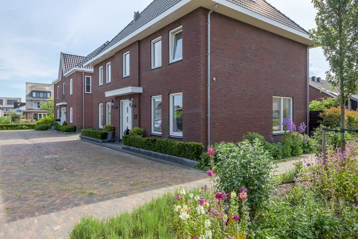 Foto 7 van Charles Barklastraat 17