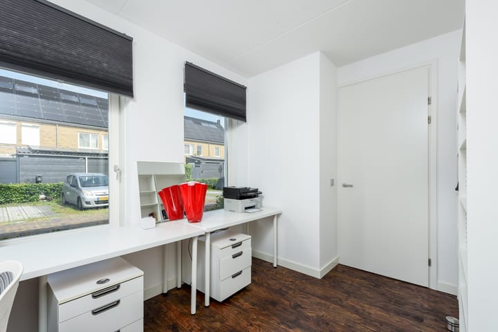 Foto 14 van Charles Barklastraat 17