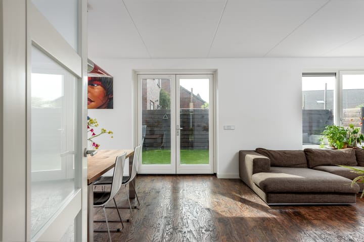 Foto 15 van Charles Barklastraat 17