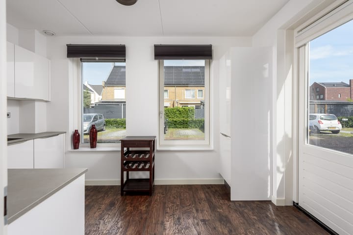 Foto 27 van Charles Barklastraat 17