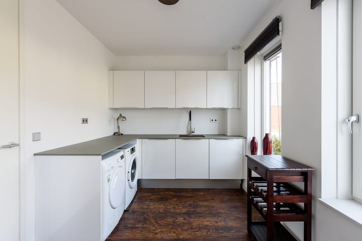 Foto 28 van Charles Barklastraat 17