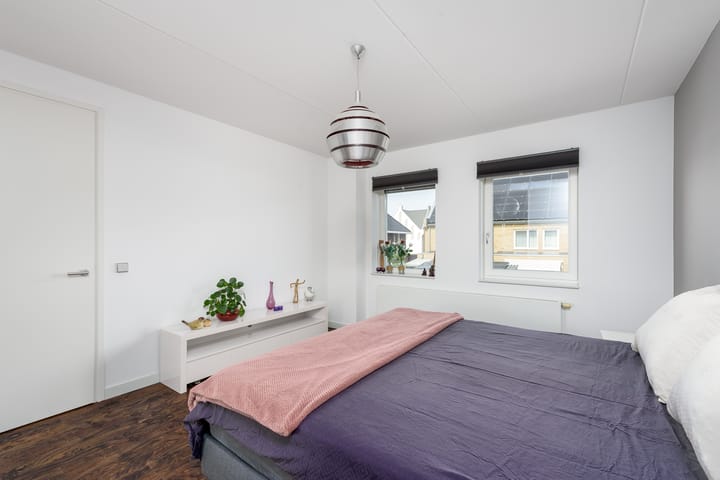 Foto 32 van Charles Barklastraat 17