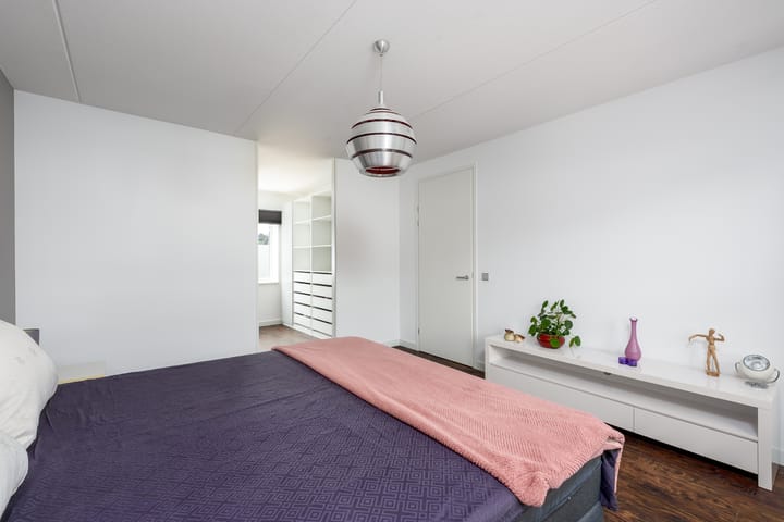 Foto 33 van Charles Barklastraat 17