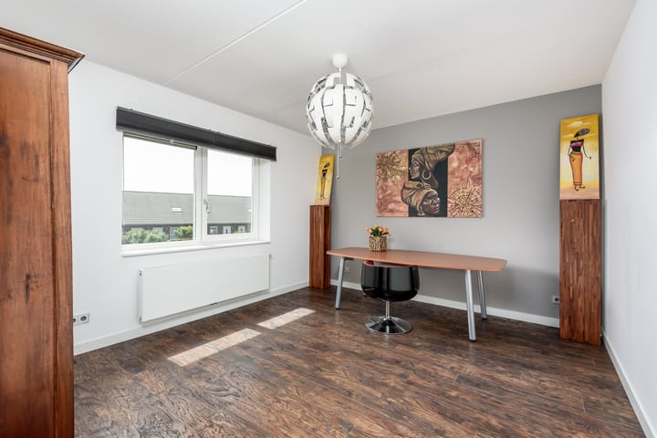 Foto 43 van Charles Barklastraat 17