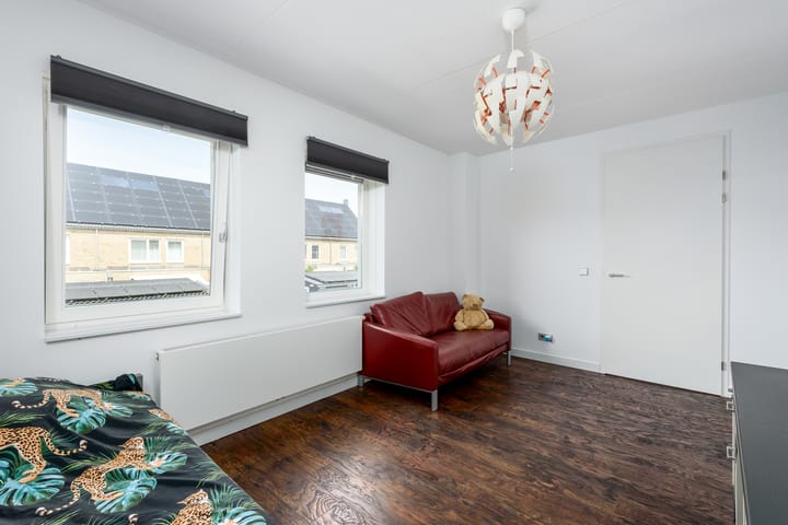 Foto 46 van Charles Barklastraat 17