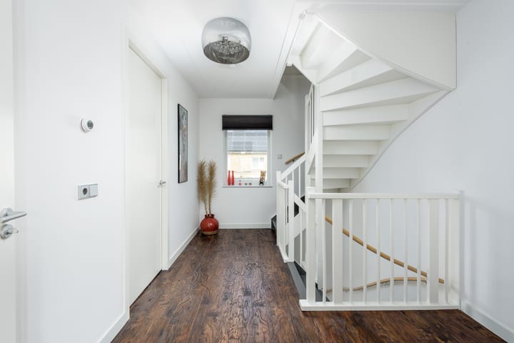 Foto 47 van Charles Barklastraat 17