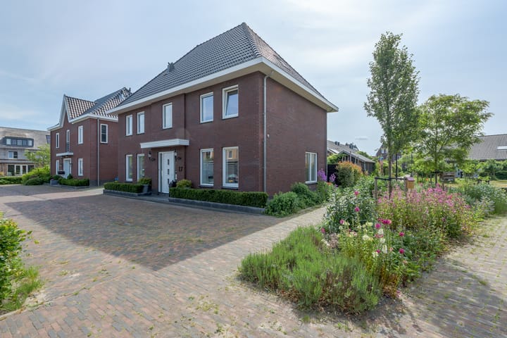 Foto 5 van Charles Barklastraat 17