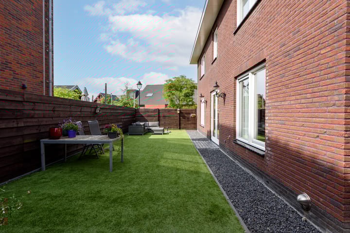 Foto 53 van Charles Barklastraat 17