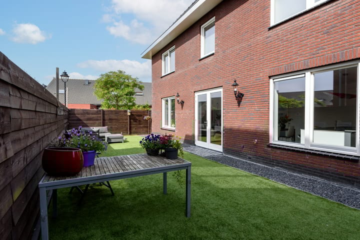 Foto 54 van Charles Barklastraat 17