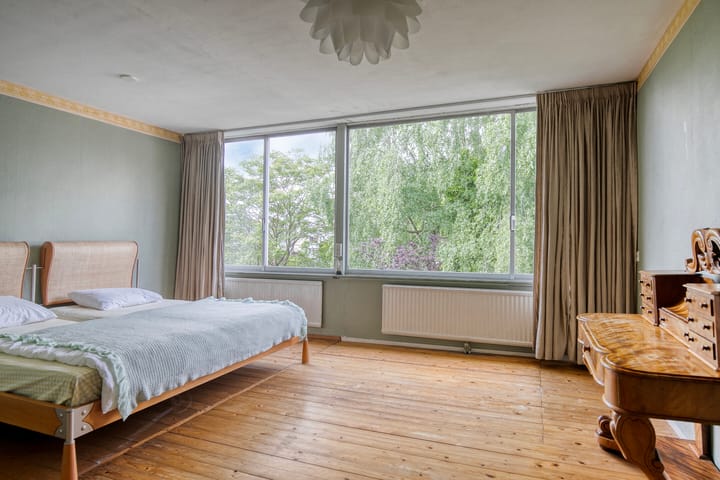 Foto 15 van Weegbreestraat 6