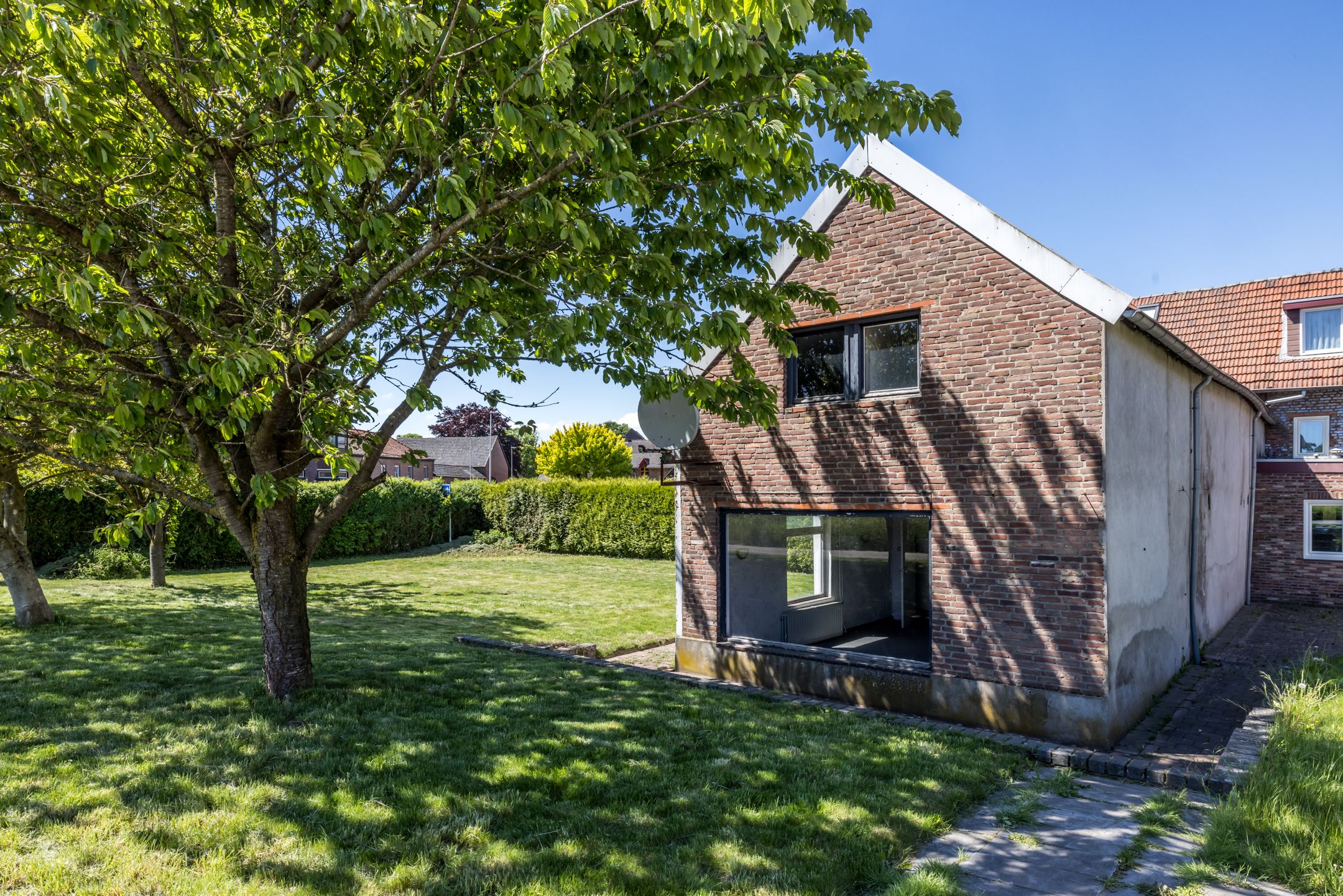 Foto 21 van Aalbekerweg 36-A