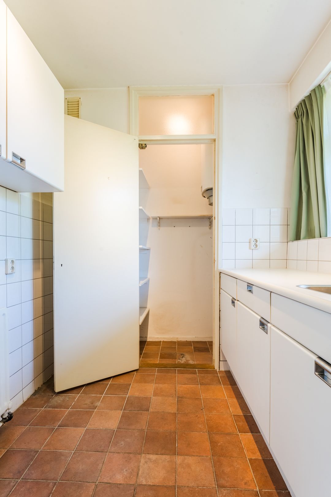 Photo 13 of Aert van Neslaan 406