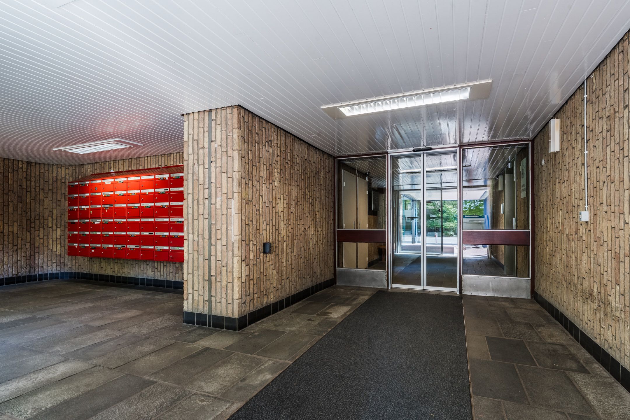 Photo 6 of Aert van Neslaan 406