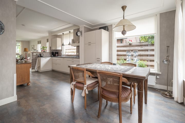 Foto 14 van Versteeglaan 17