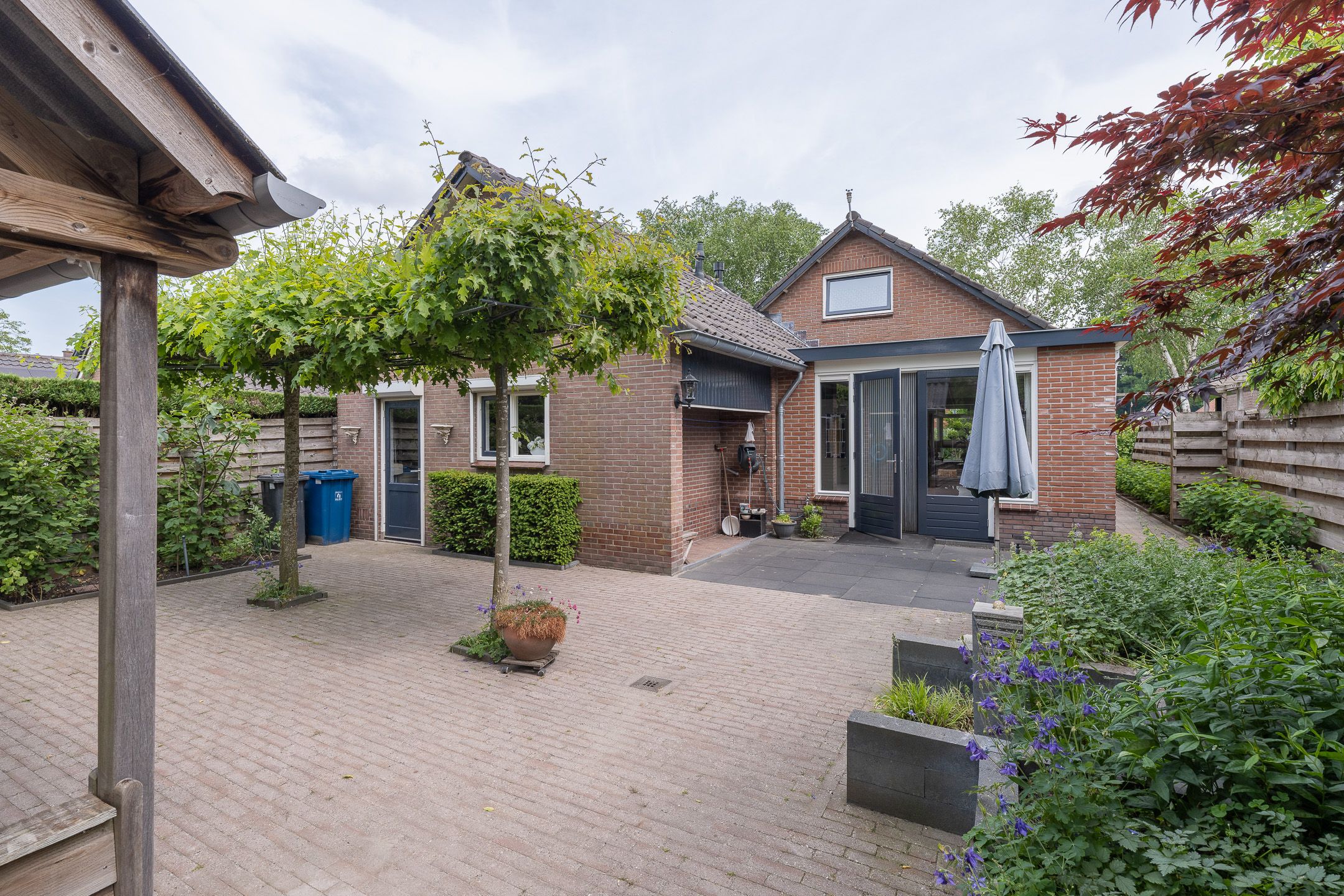 Photo 36 of Versteeglaan 17