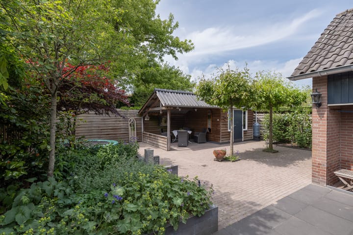 Foto 37 van Versteeglaan 17