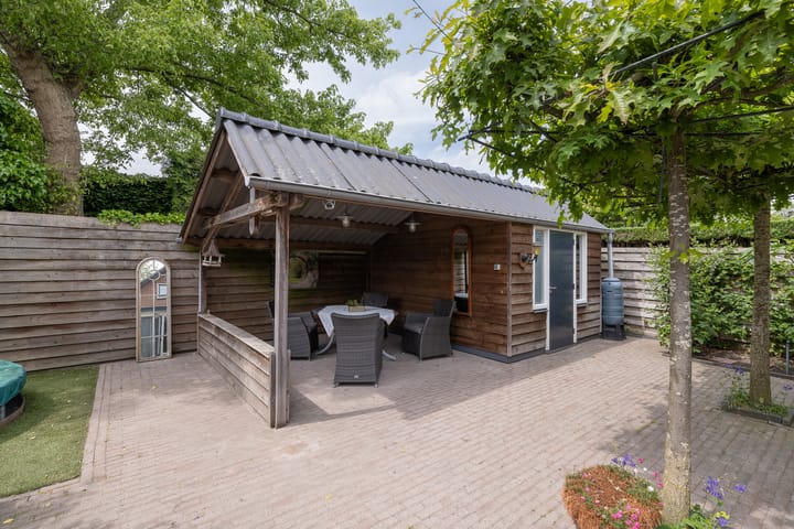 Foto 38 van Versteeglaan 17