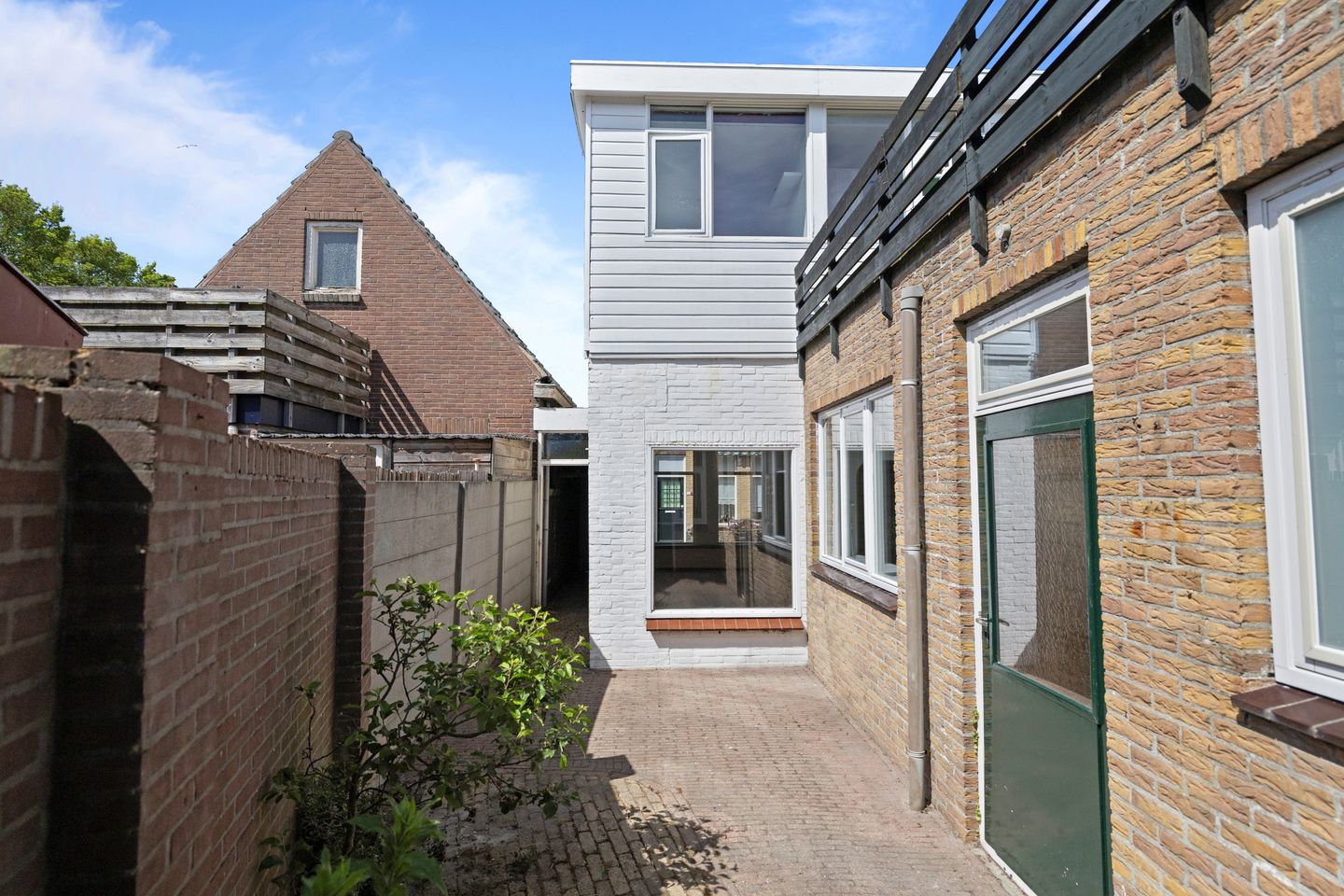 Foto 10 van De Ruijterstraat 2