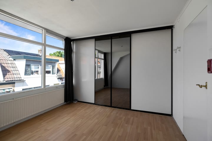 Foto 13 van De Ruijterstraat 2