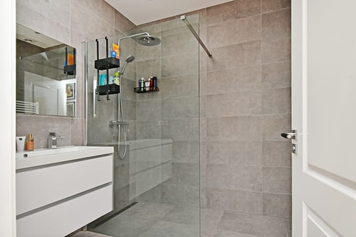 Foto 22 van Caan van Necklaan 136-B