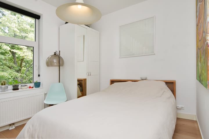 Foto 25 van Caan van Necklaan 136-B