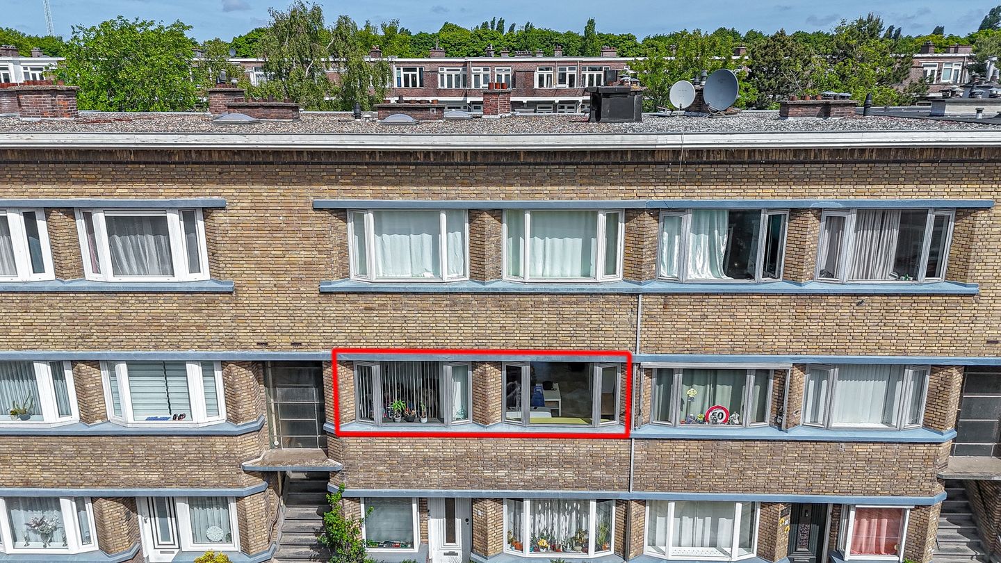 Photo 4 of Den Helderstraat 89