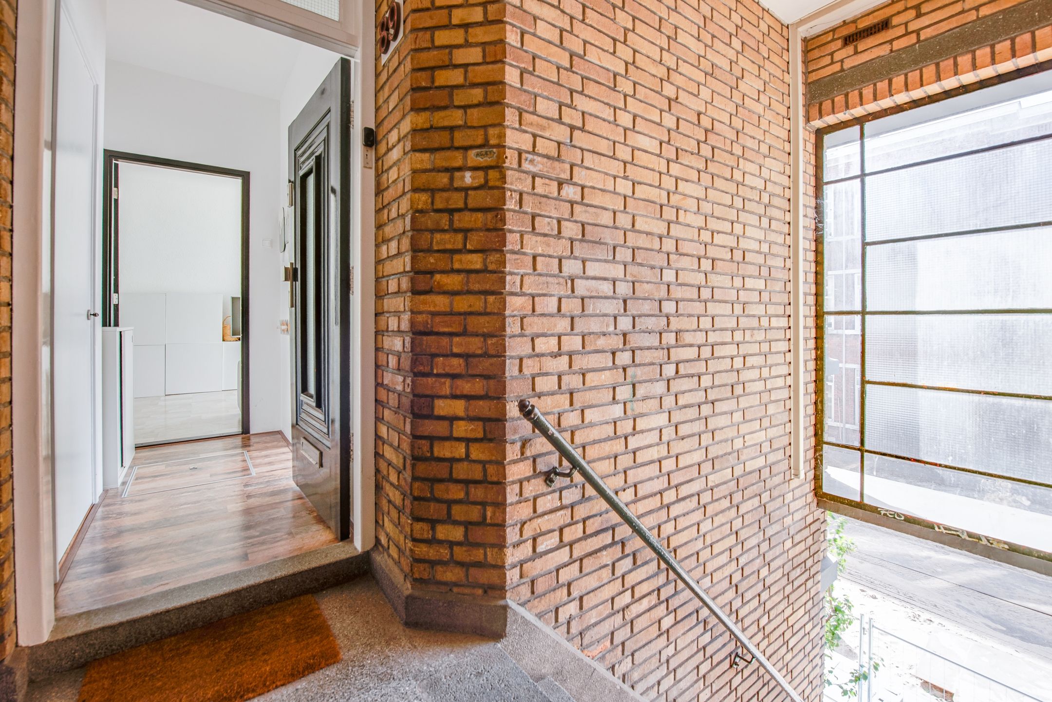 Photo 6 of Den Helderstraat 89