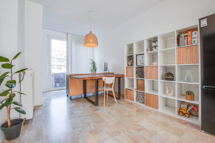 Photo 3 of Den Helderstraat 89