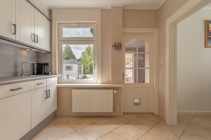 Foto 15 van Oostweg 68