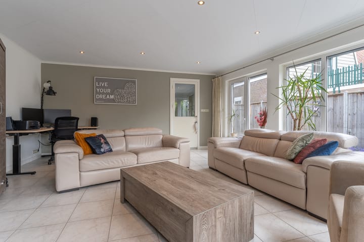 Foto 18 van Oostweg 68