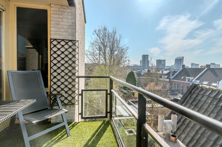 Foto 9 van Langestraat 8-03