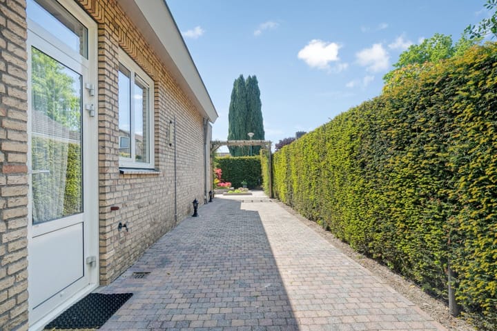 Foto 34 van Verheijen van Estveltstraat 1