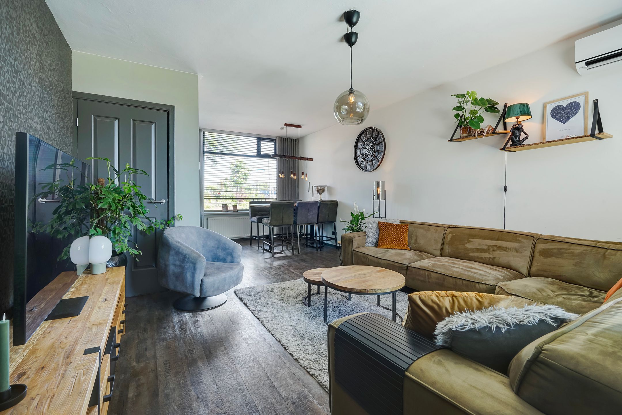 Photo 3 of Emmastraat 34