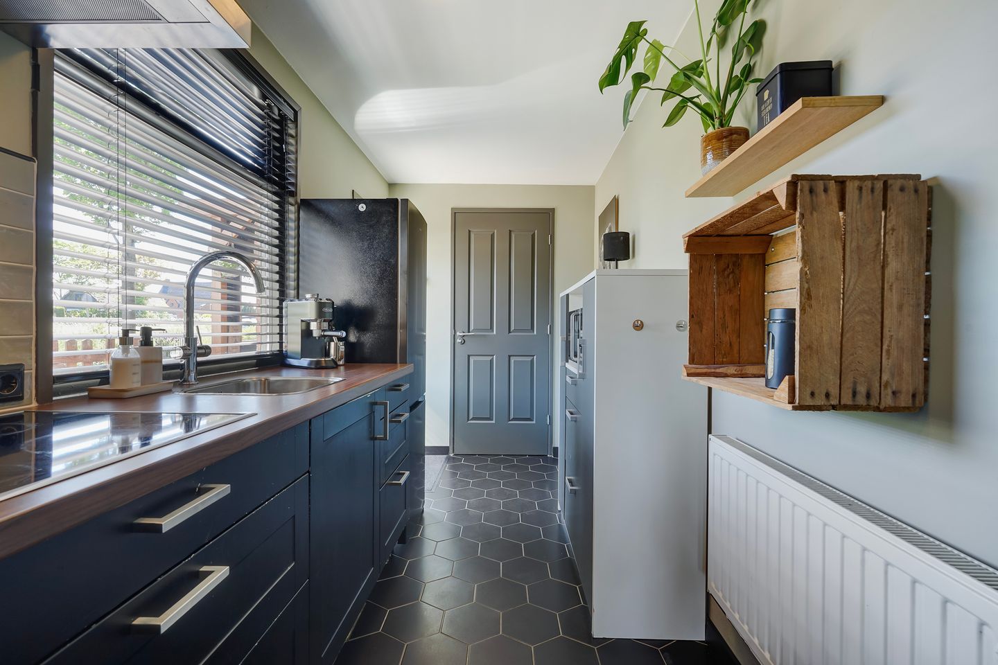 Photo 10 of Emmastraat 34