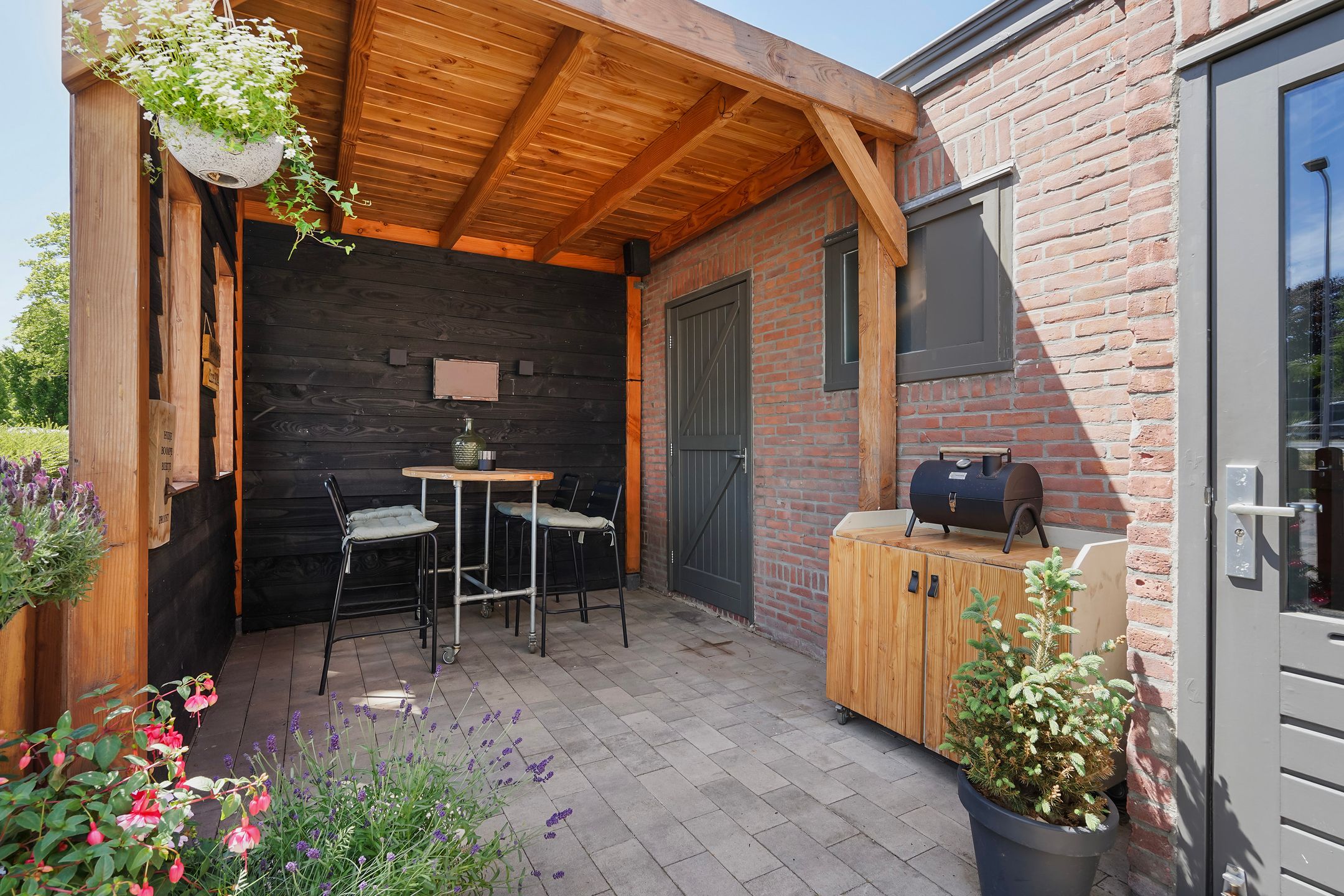 Photo 15 of Emmastraat 34