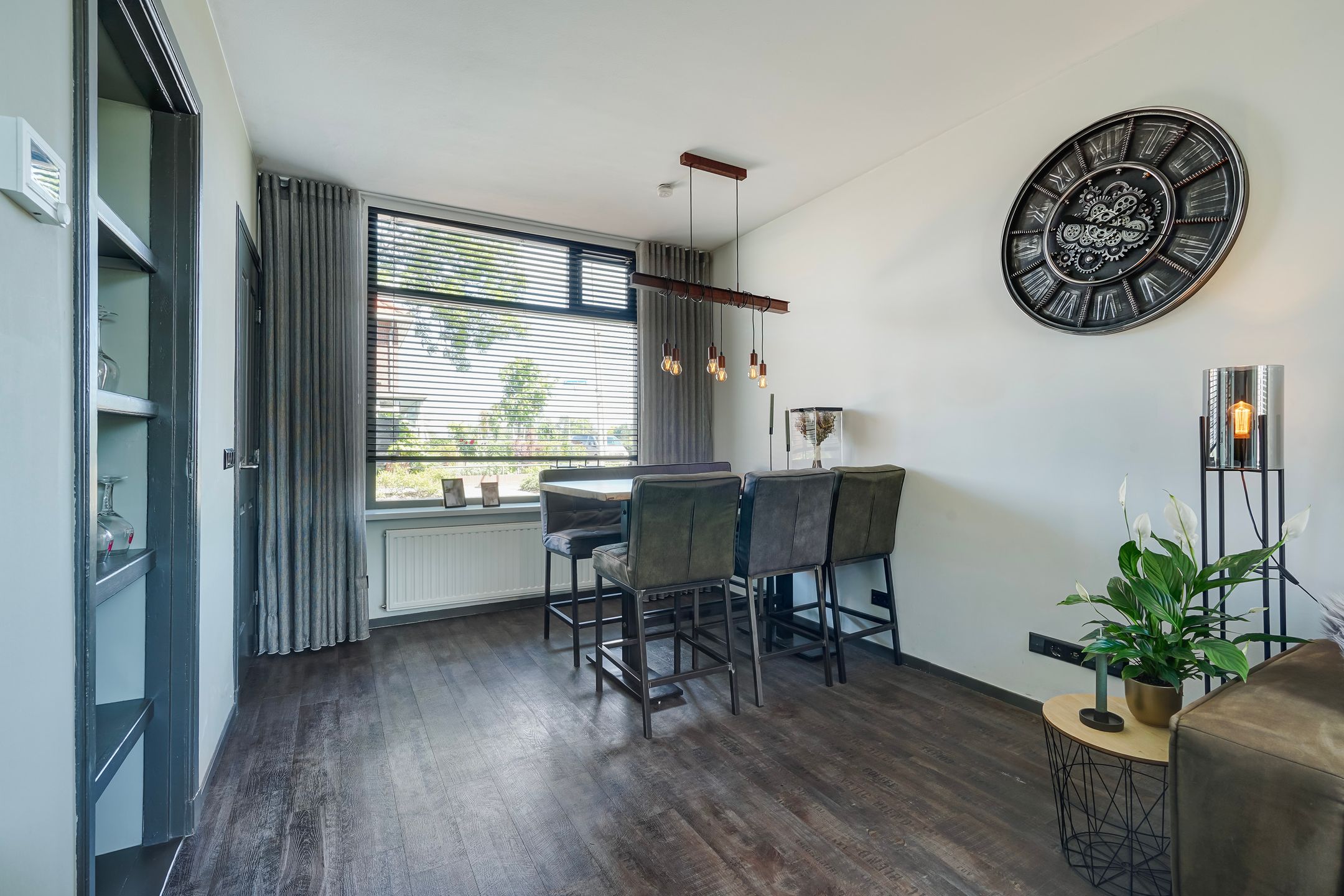 Photo 21 of Emmastraat 34