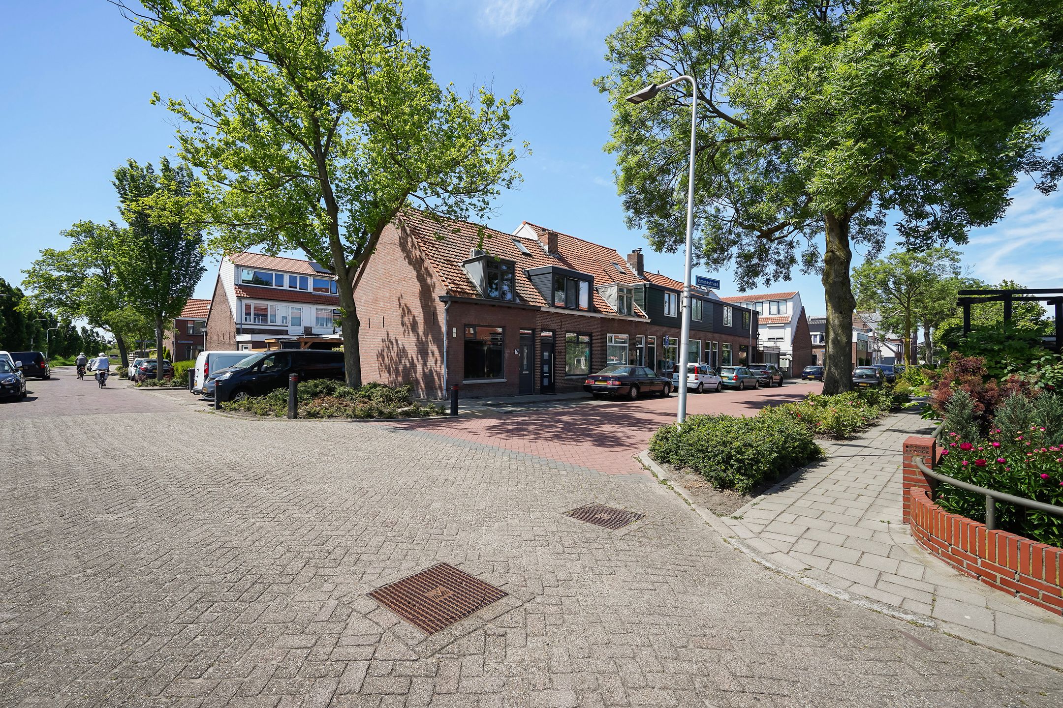 Photo 39 of Emmastraat 34