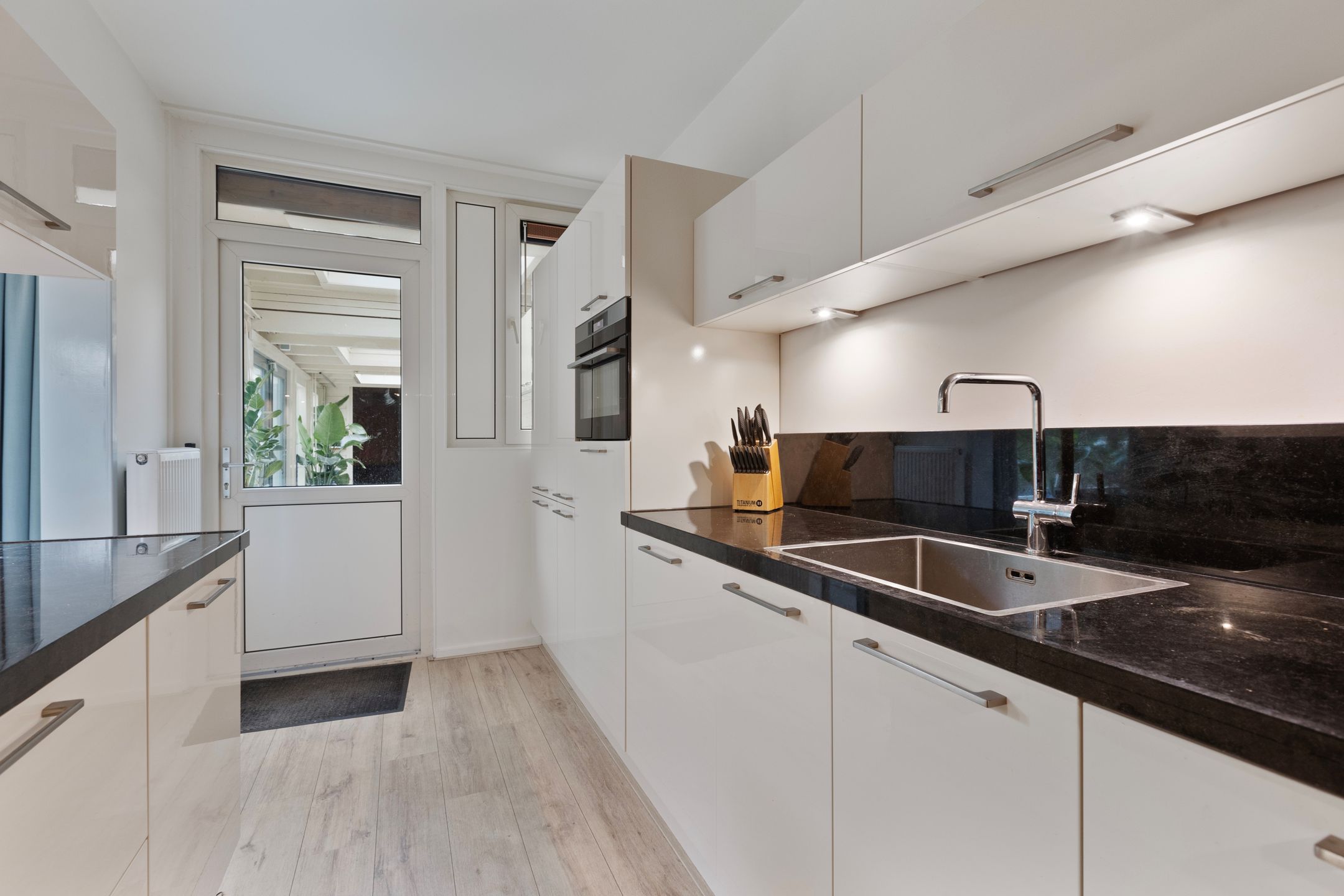 Photo 12 of Van Beethovenstraat 81