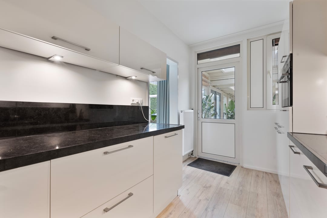 Photo 13 of Van Beethovenstraat 81