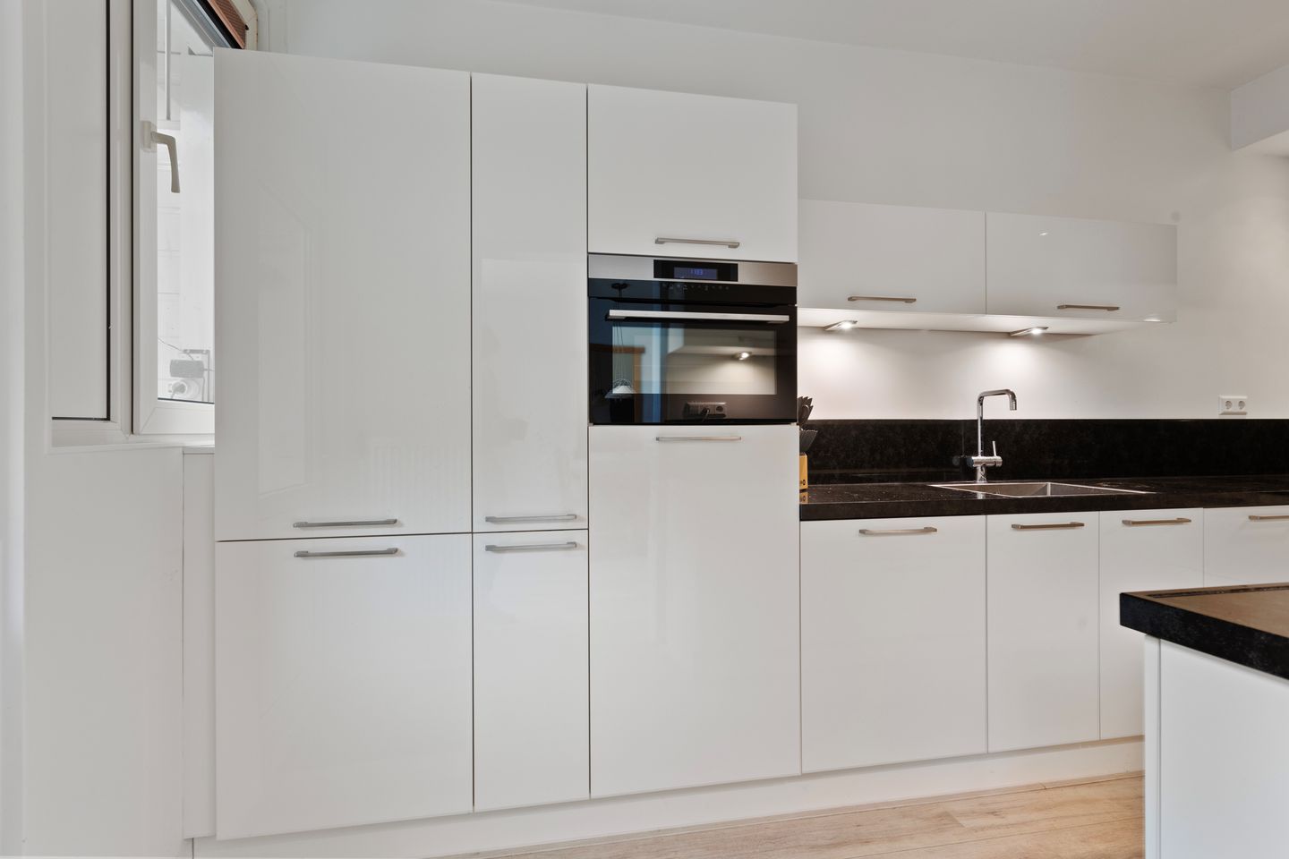 Photo 14 of Van Beethovenstraat 81